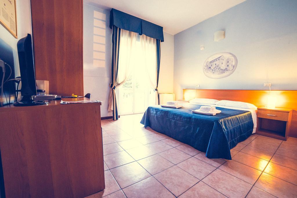 Hotel La Gaietta Millesimo Room photo